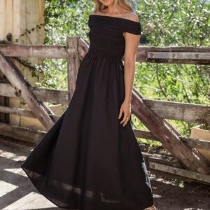 Petal & Pup Tessa Off the Shoulder Maxi Dress Size XS